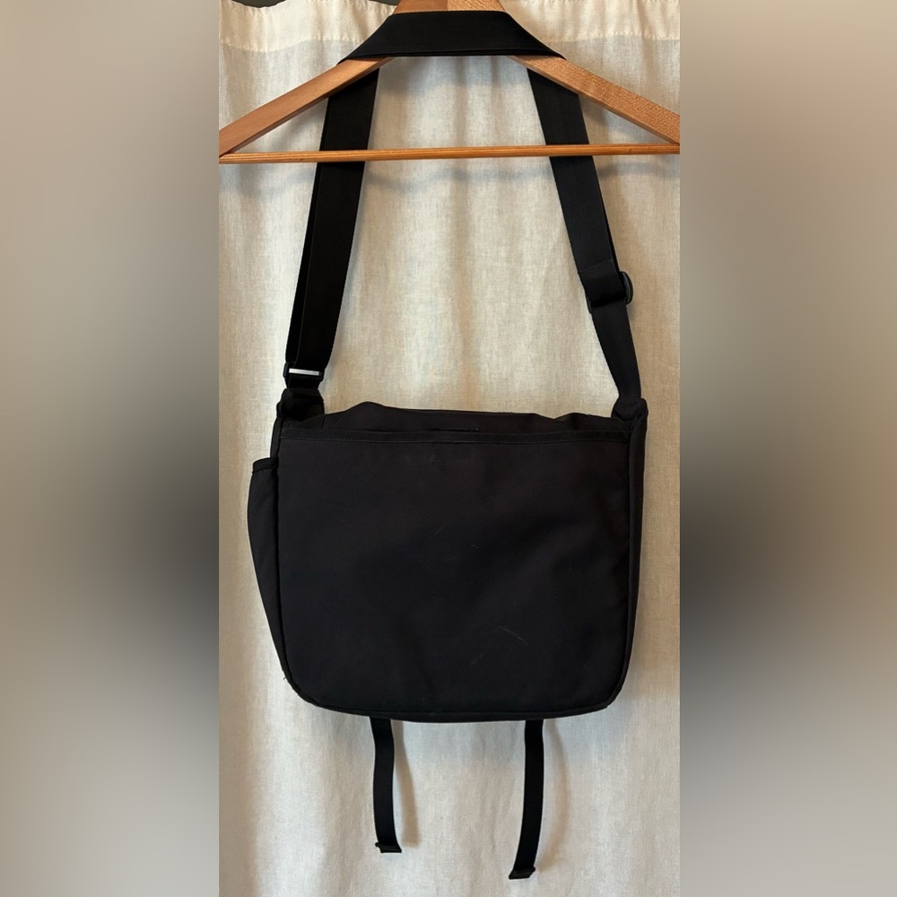 Patagonia Black Messenger Bag - Picture 3 of 4